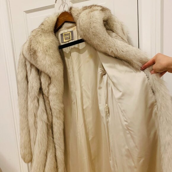 SAGA FOX NORWEGIAN FOX FUR COAT WOMANS Size Medium - Picture 13 of 16